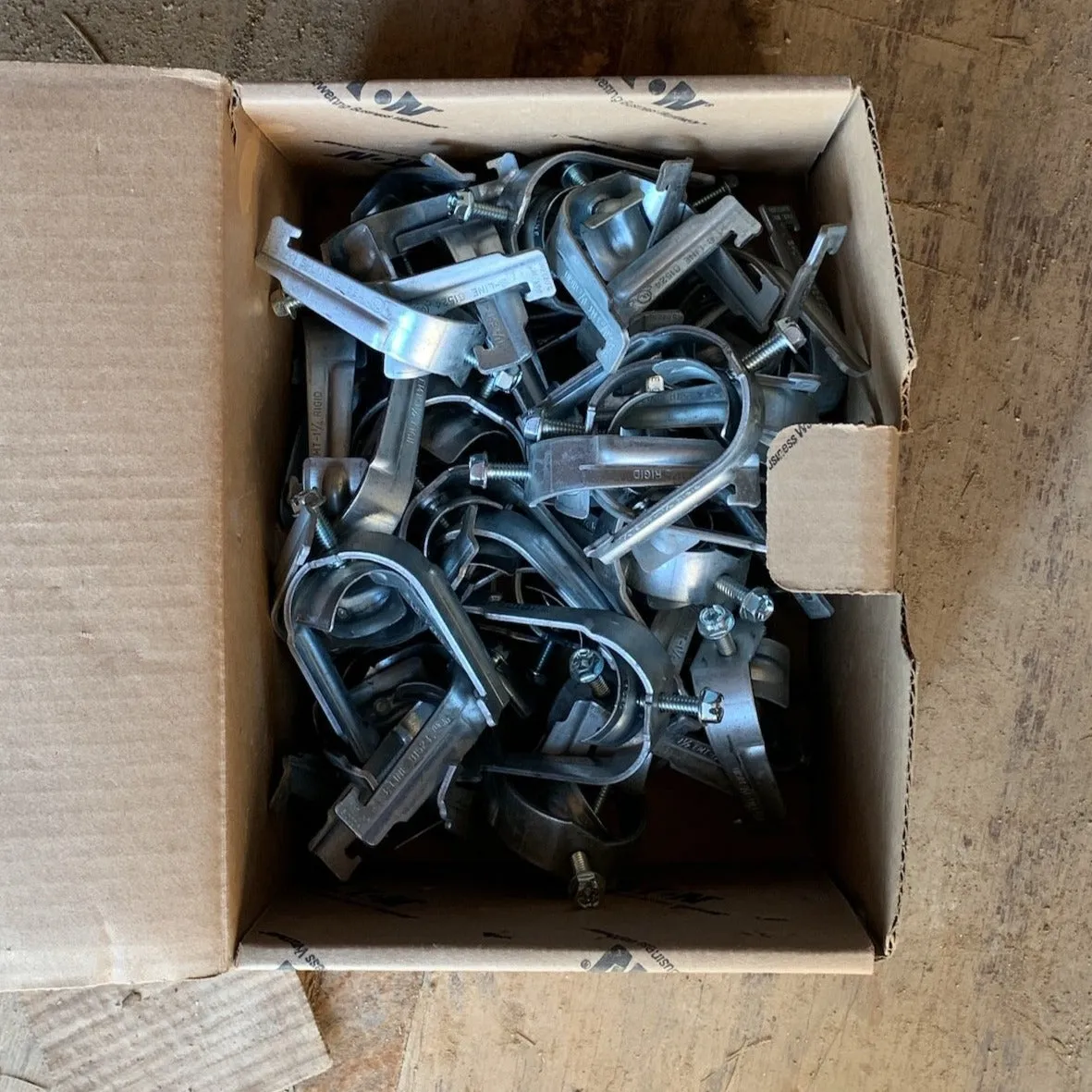 Eaton B1524S Conduit Clamp 50 per box - New Surplus