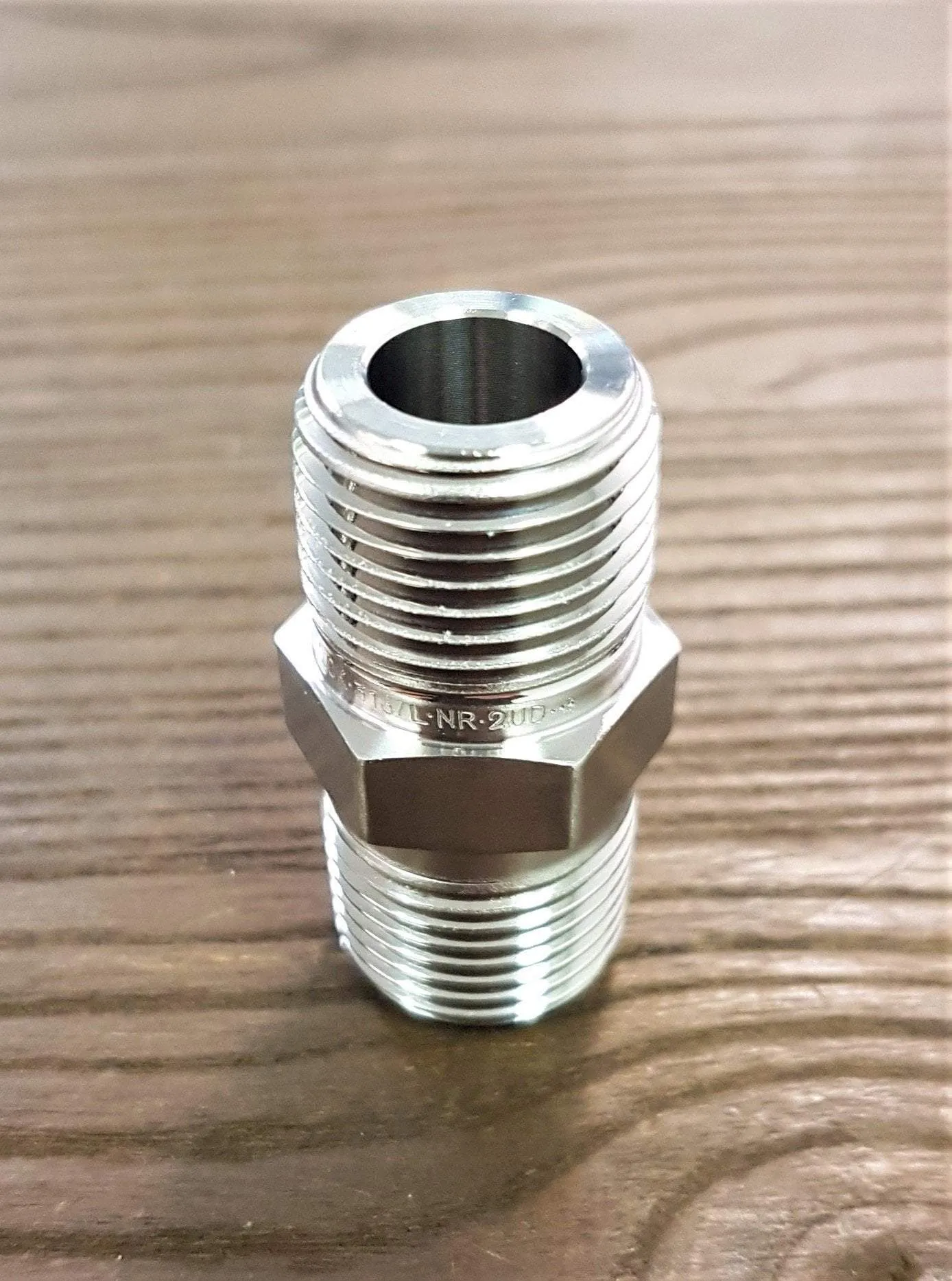 Stainless Steel NPT/BSP 3000lbs Crossover Hex Nipples